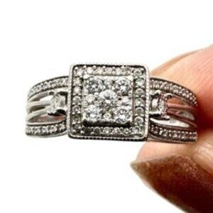 Vintage 10K White Gold Diamond Cluster Ring 4.08 Grams Size 8